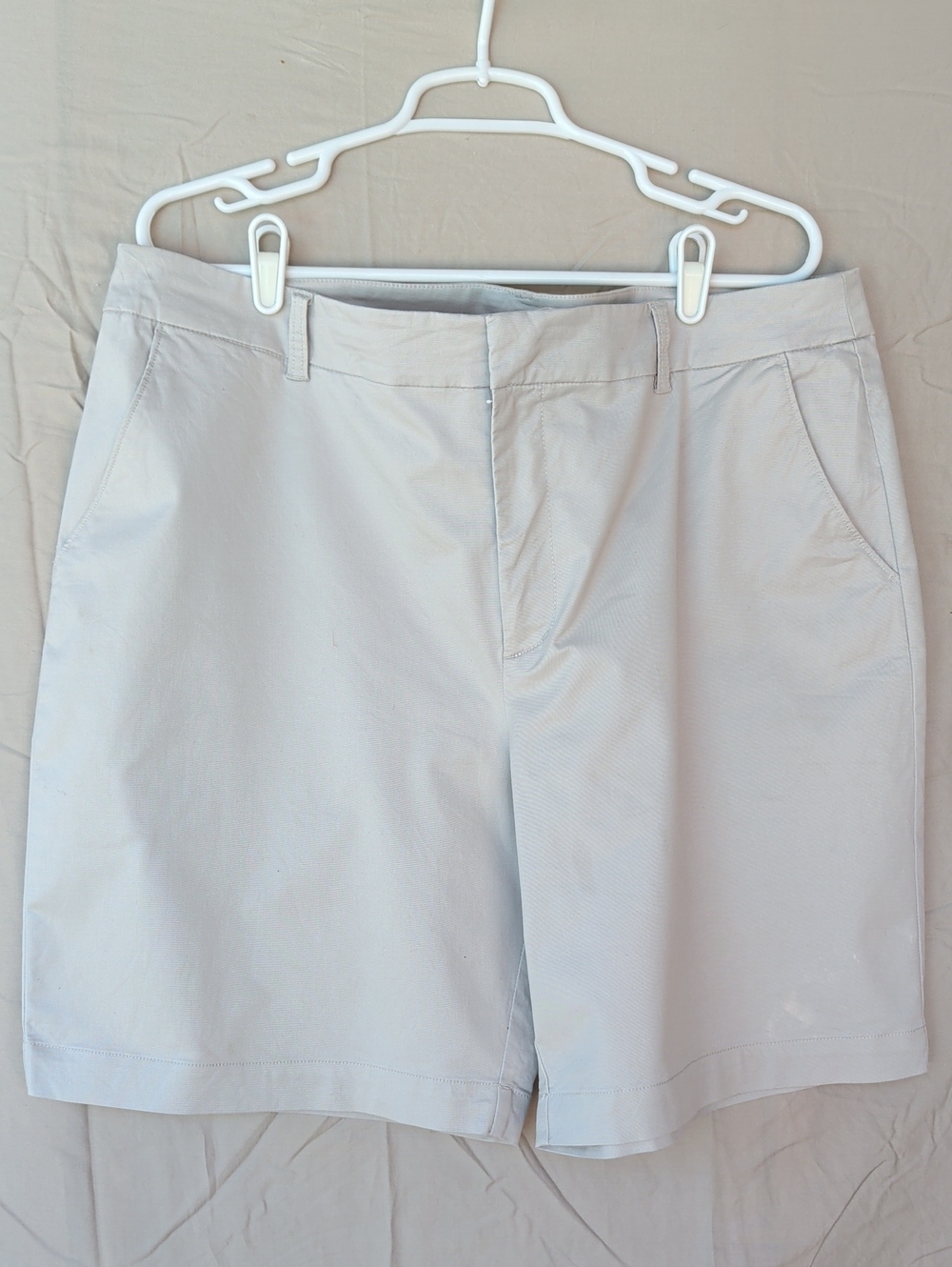 Matty M Women's Light Gray Casual Bermuda Shorts Cool Versatile Cruise Resort